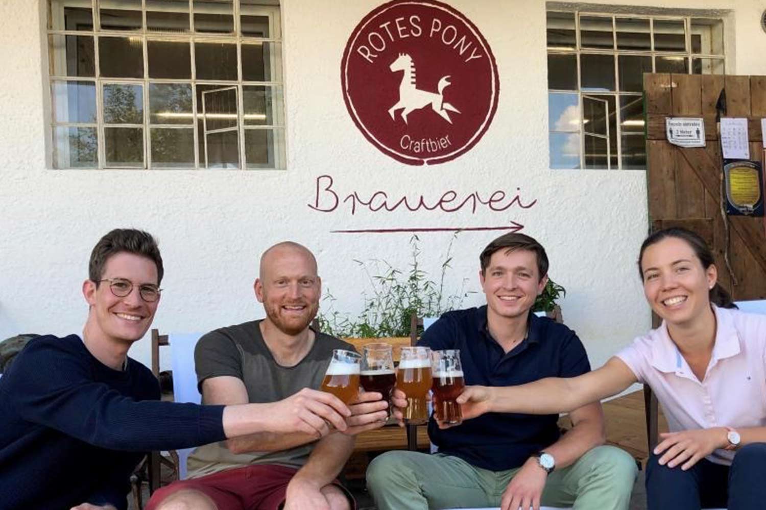 Team von der Roten Pony Brauerei